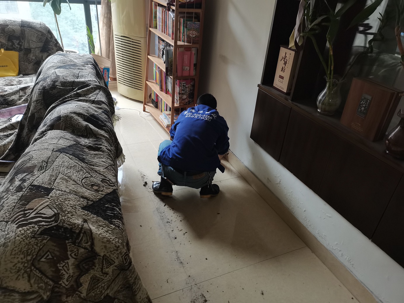 木地板如何打蜡呀？