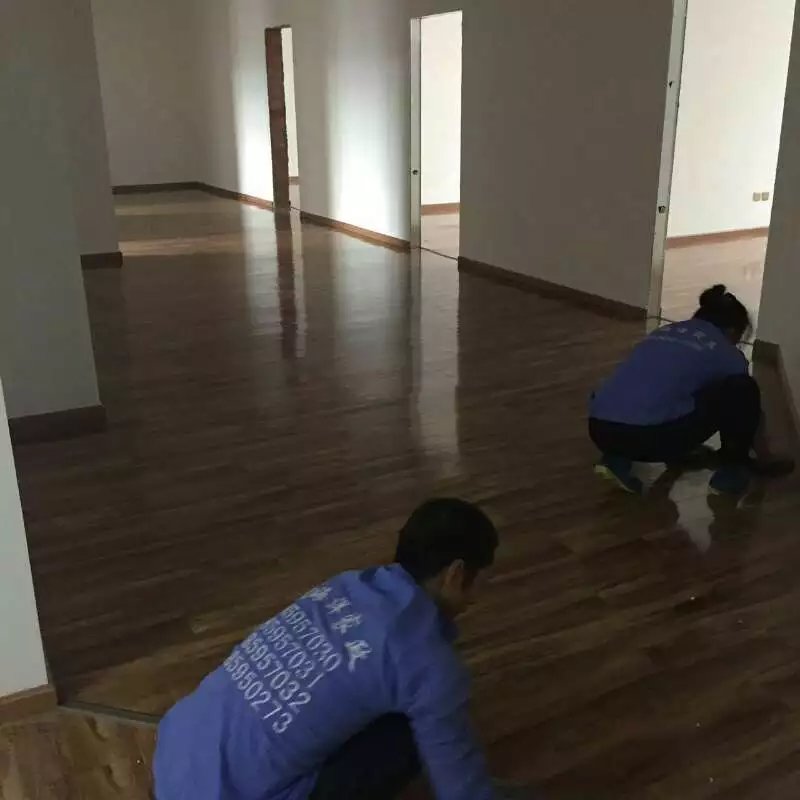 地板打蜡有多大作用，您看了就知道！